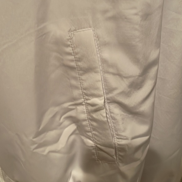 Zyia white and navy breaker jacket. Front zip, XL, 2 snap closure pockets. - Picture 4 of 10